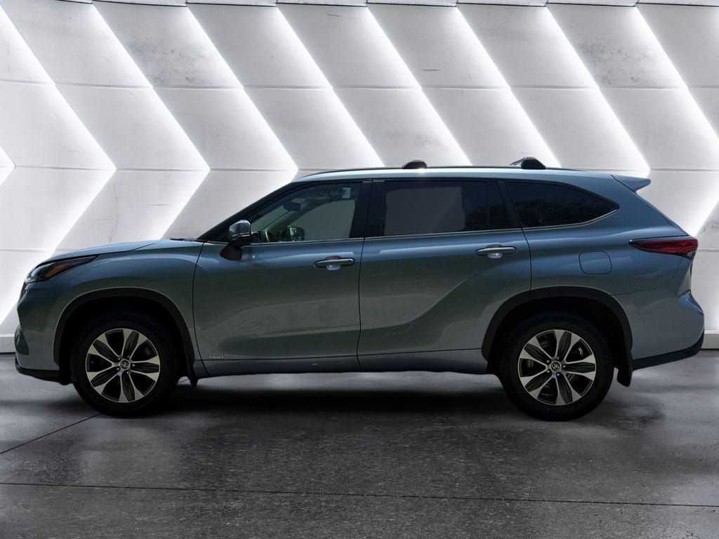 2023 Toyota Highlander Hybrid Base