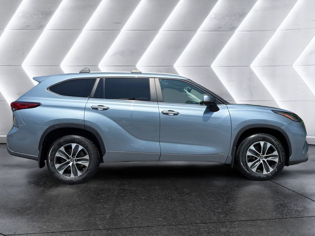 2023 Toyota Highlander Hybrid Base