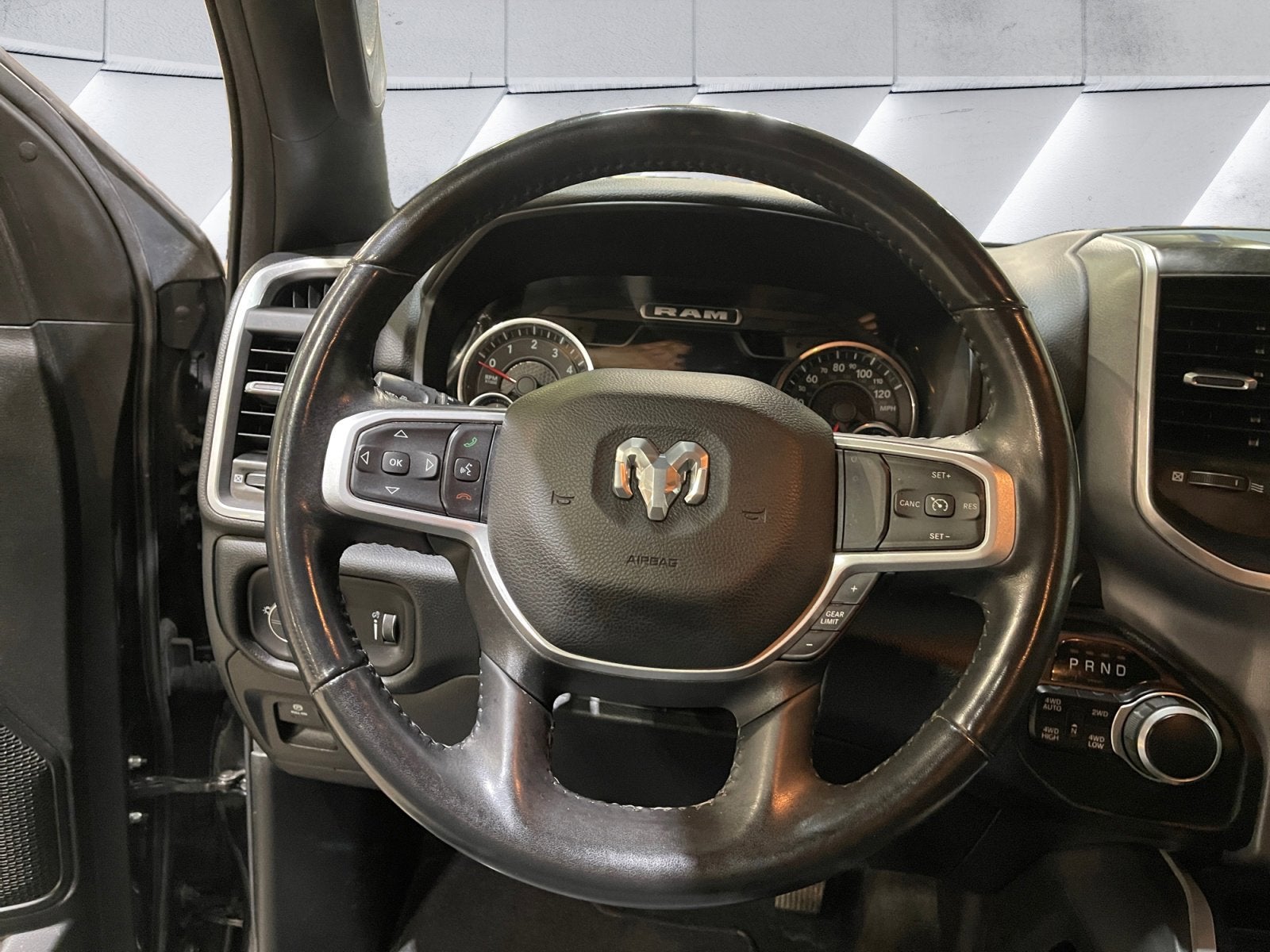 2022 RAM 1500 Big Horn Quad Cab 4x4 6'4" Box