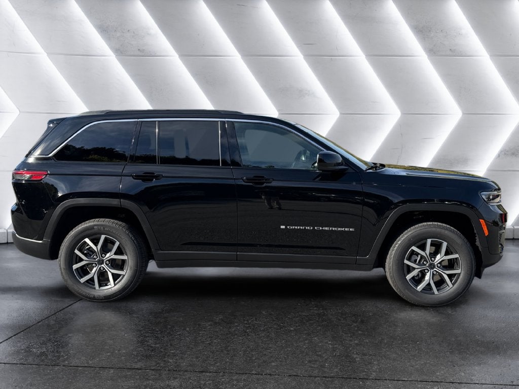 2027 Jeep Grand Cherokee Laredo X