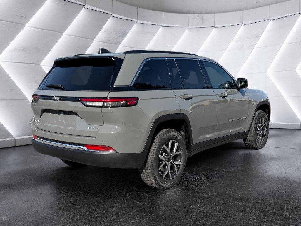 2027 Jeep Grand Cherokee Laredo X