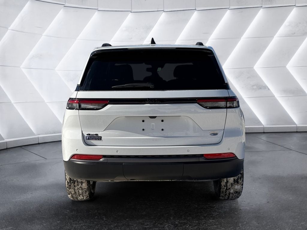 2026 Jeep Grand Cherokee Laredo