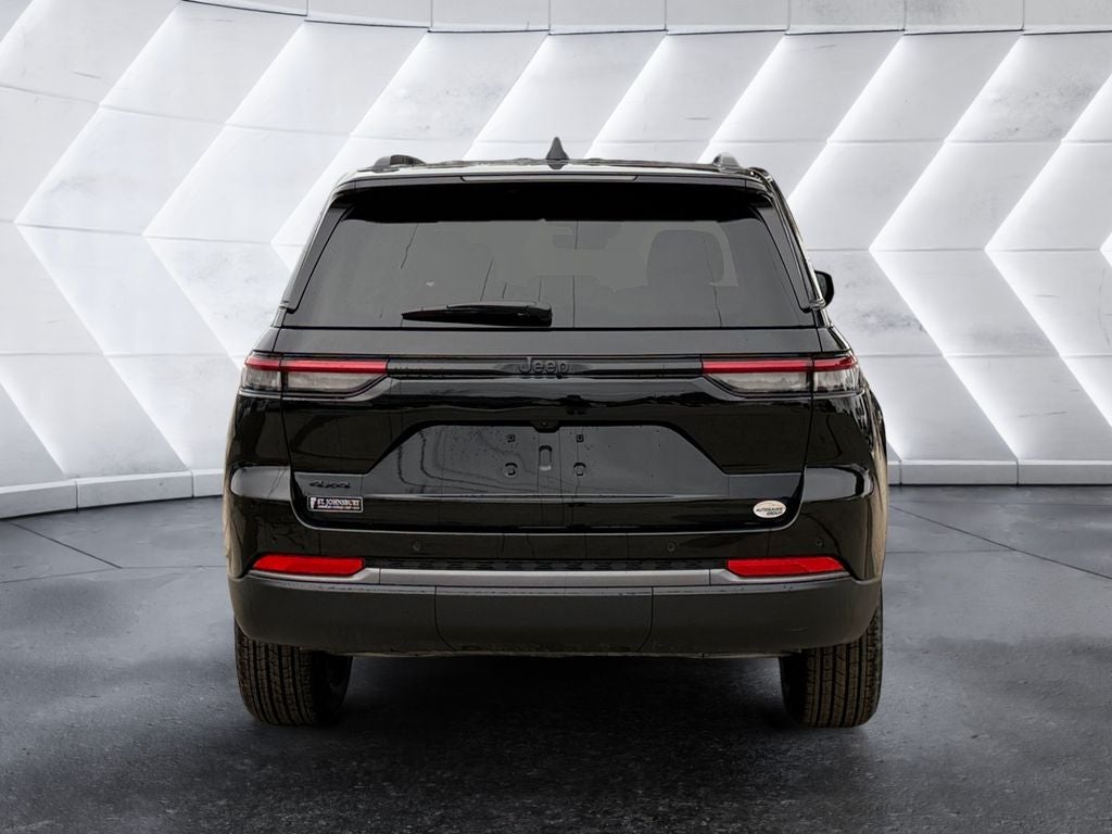 2026 Jeep Grand Cherokee Laredo