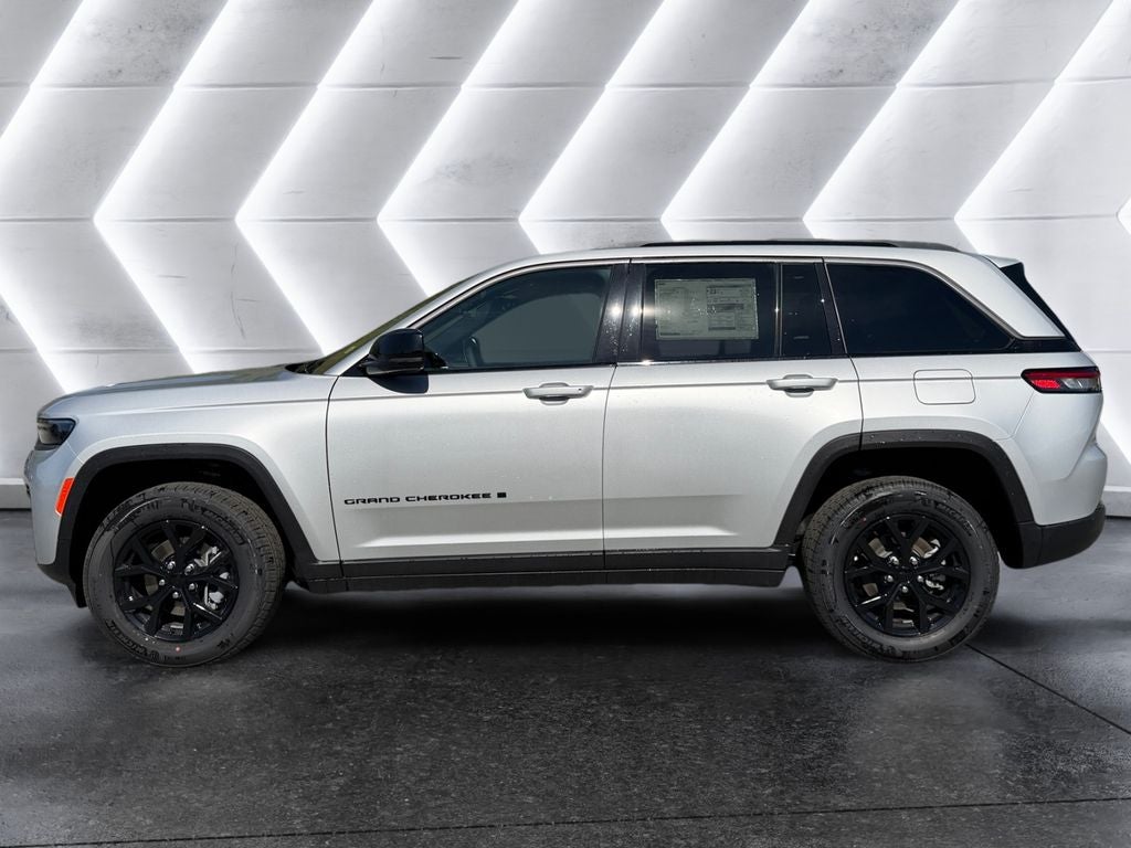 2026 Jeep Grand Cherokee Laredo