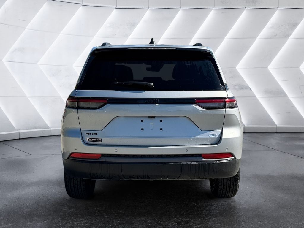 2026 Jeep Grand Cherokee Laredo