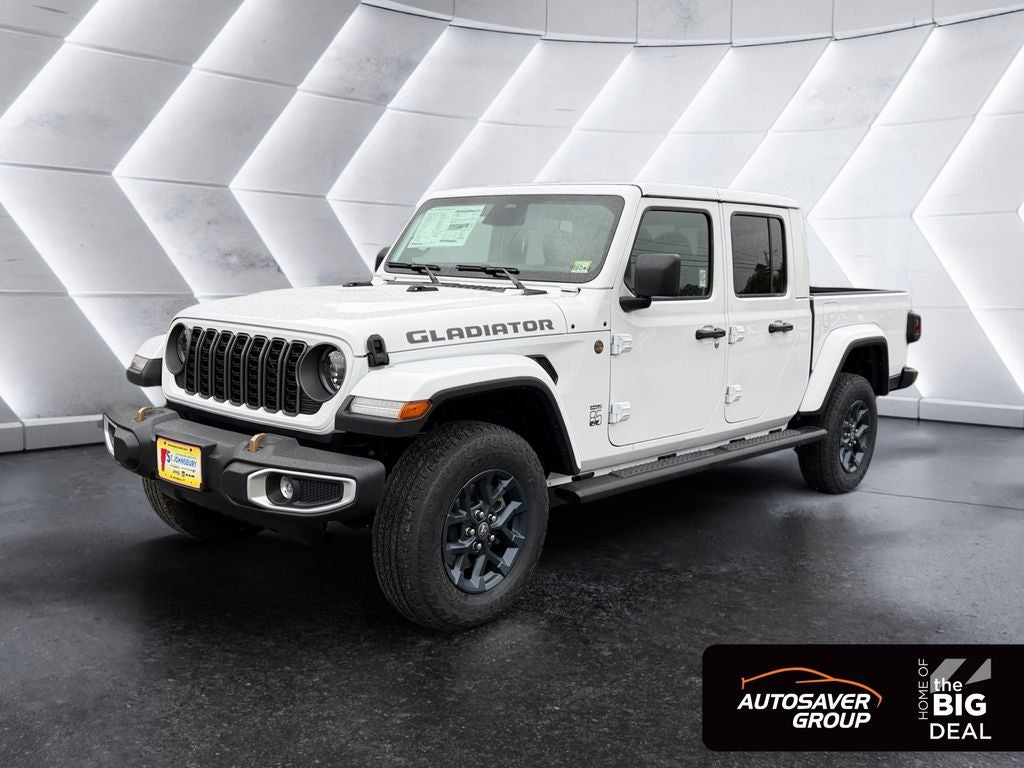 2026 Jeep Gladiator 85th Anniversary Edition Auto's photo