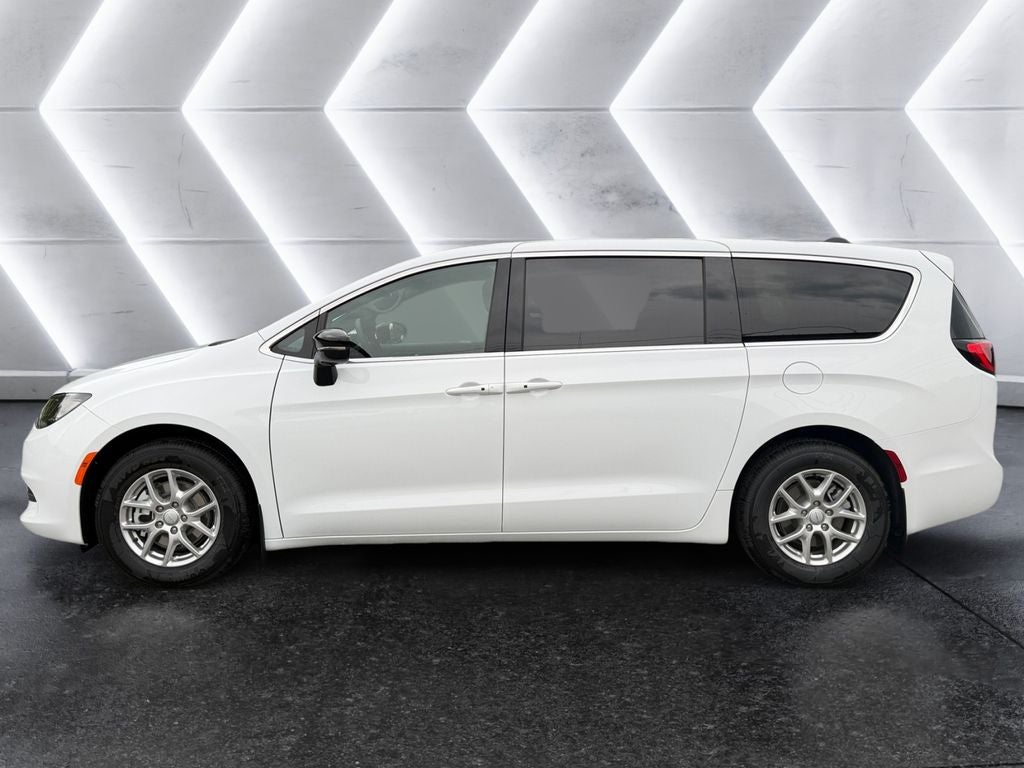 2027 Chrysler Pacifica LX