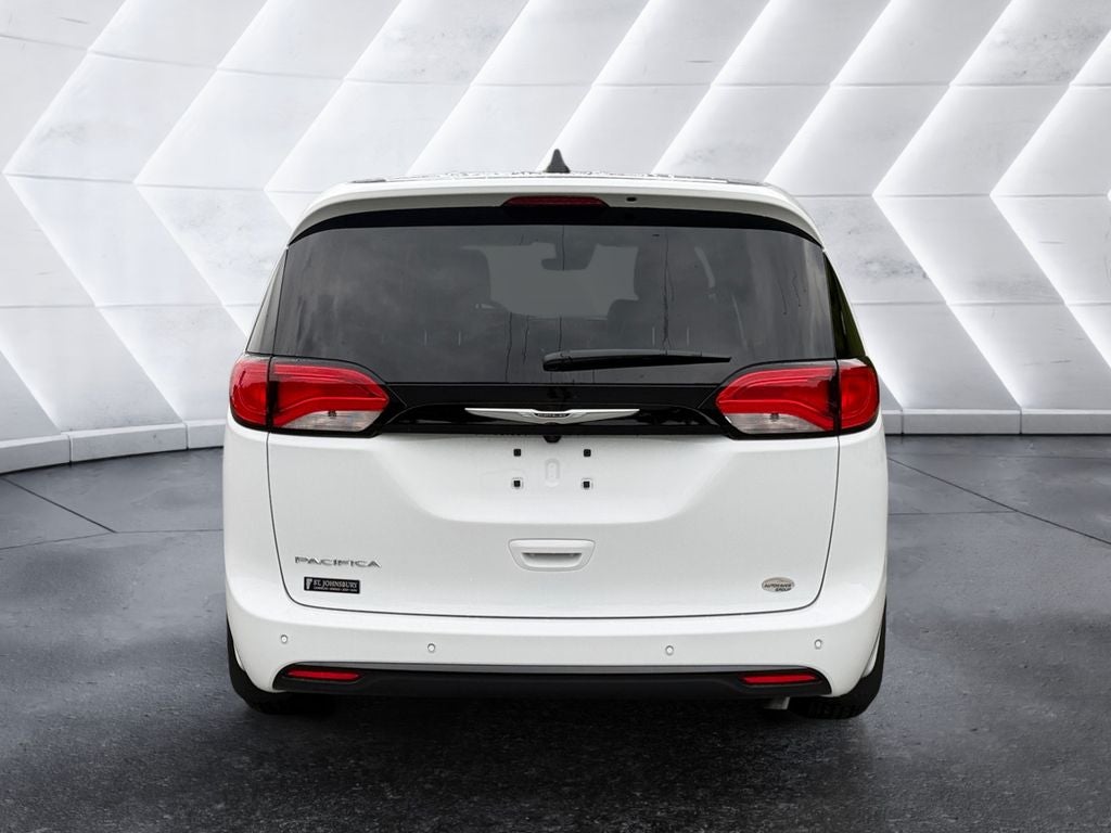 2027 Chrysler Pacifica LX