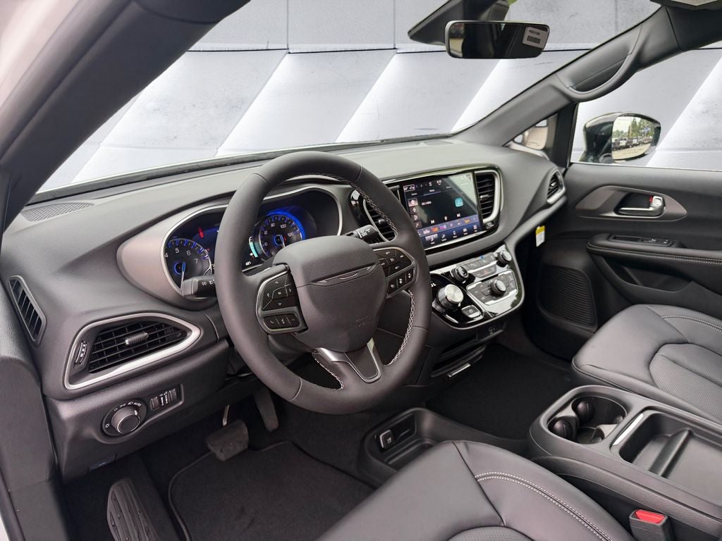 2027 Chrysler Pacifica LX