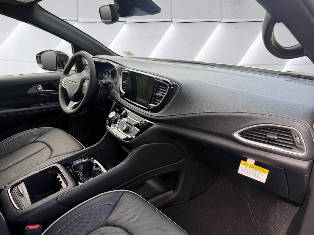 2027 Chrysler Pacifica Limited