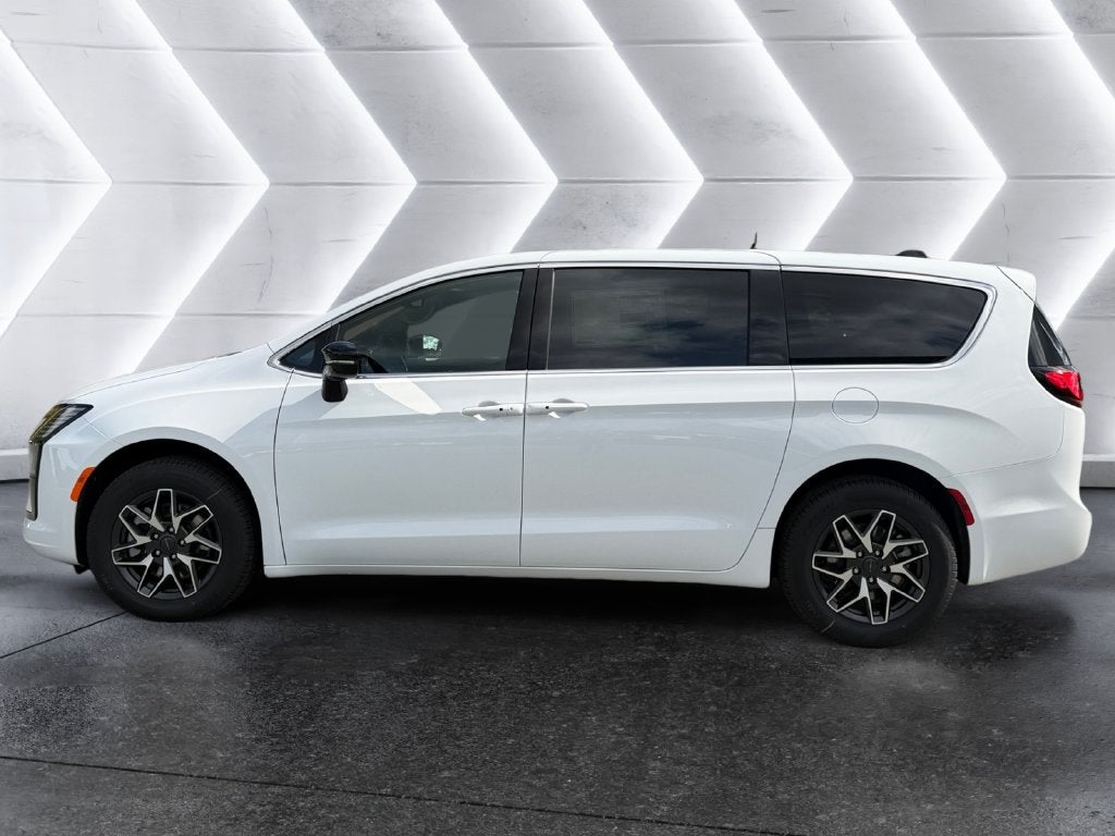 2027 Chrysler Pacifica Limited