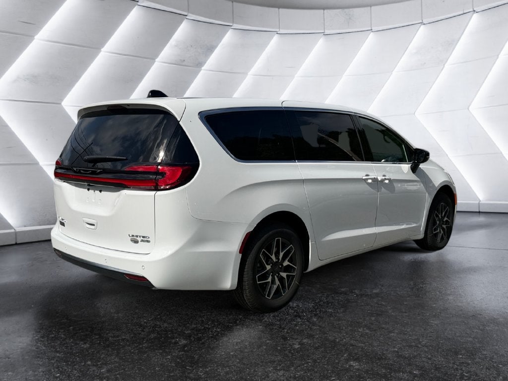 2027 Chrysler Pacifica Limited