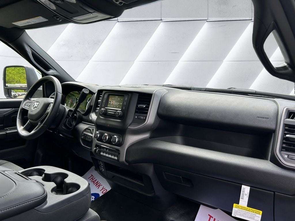 2024 RAM 3500 Chassis Cab TRADESMAN Flat Bed Stake Body