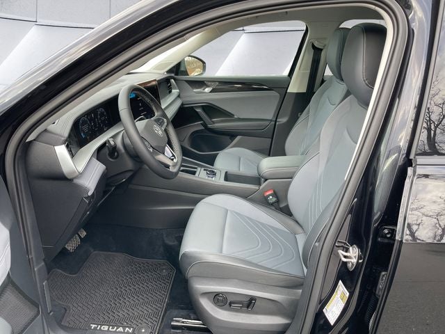 2025 Volkswagen Tiguan 2.0T SE