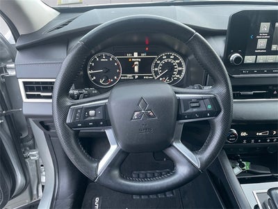 2024 Mitsubishi Outlander SE