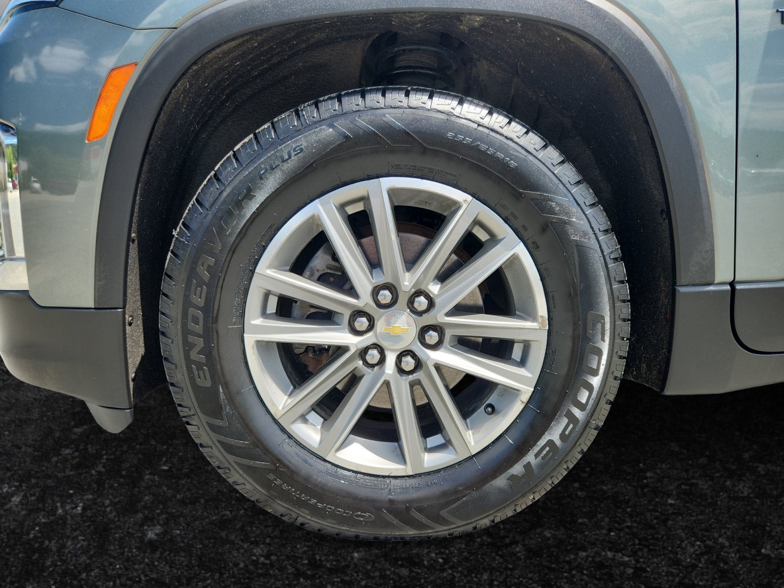 2023 Chevrolet Traverse LT Leather