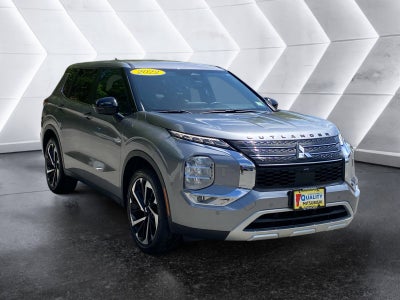 2022 Mitsubishi Outlander Base