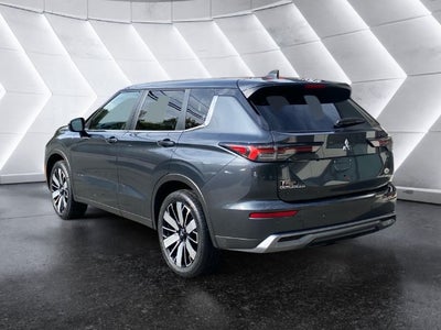 2025 Mitsubishi Outlander Base