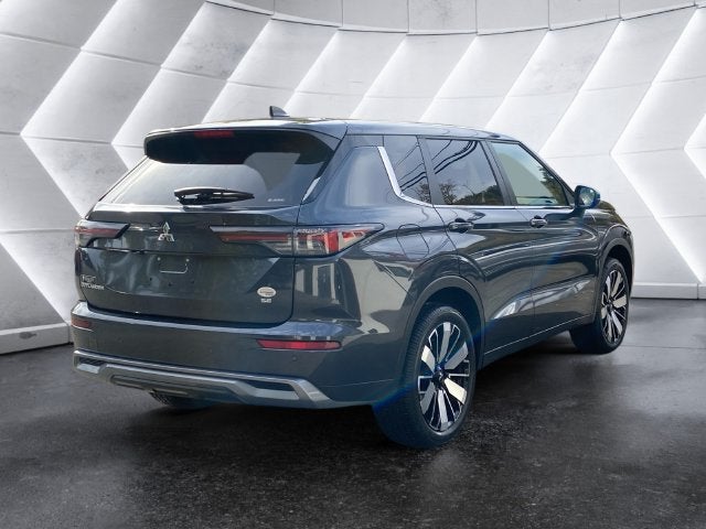 2025 Mitsubishi Outlander Base