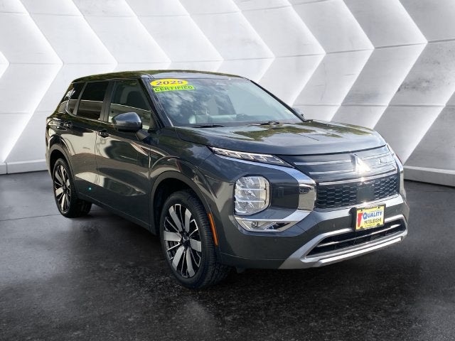 2025 Mitsubishi Outlander Base