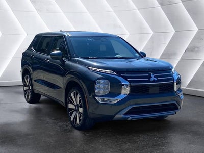 2025 Mitsubishi Outlander Base