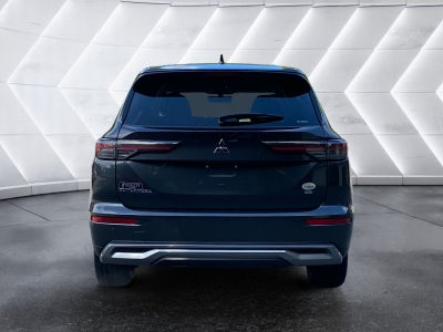 2025 Mitsubishi Outlander Base