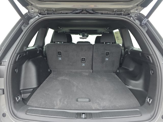 2027 Jeep Grand Cherokee Laredo X