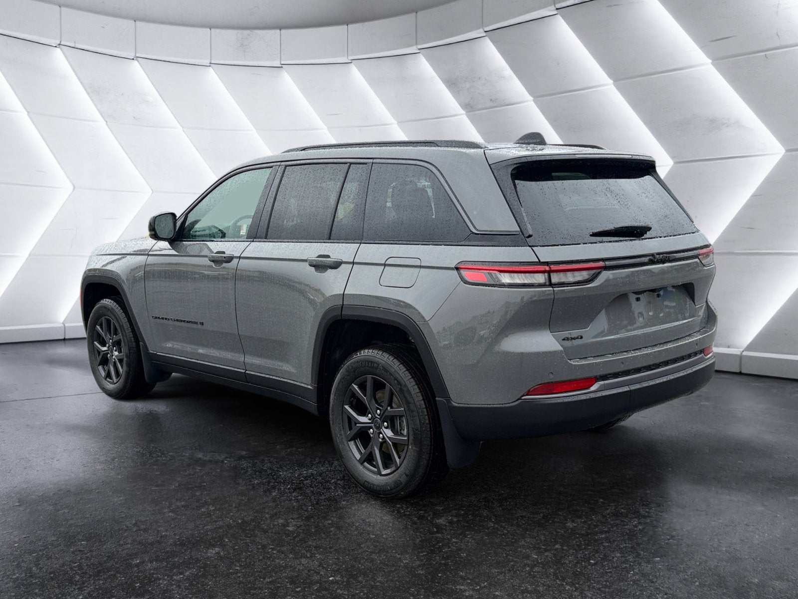 2027 Jeep Grand Cherokee Laredo Altitude