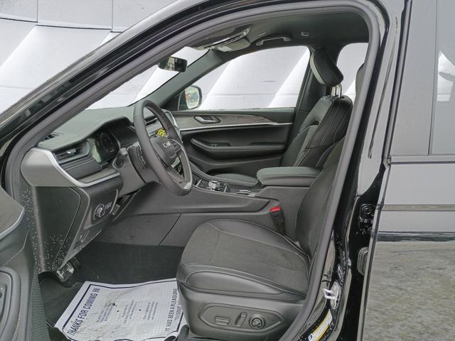 2026 Jeep Grand Cherokee Altitude