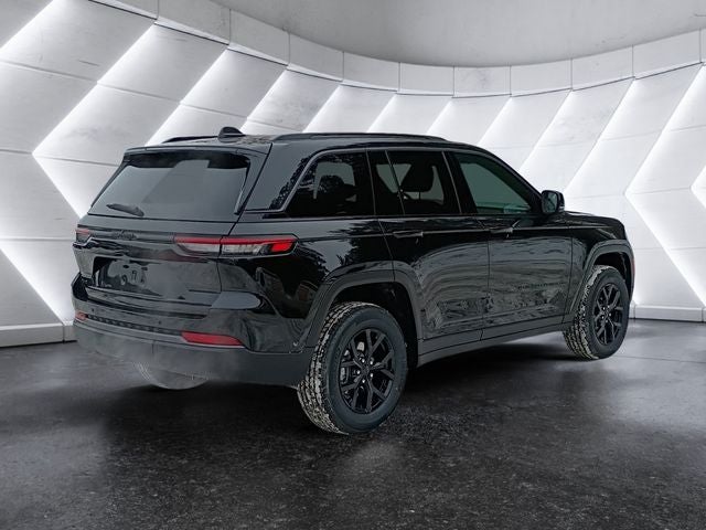 2026 Jeep Grand Cherokee Altitude