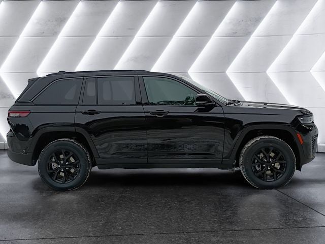 2026 Jeep Grand Cherokee Altitude