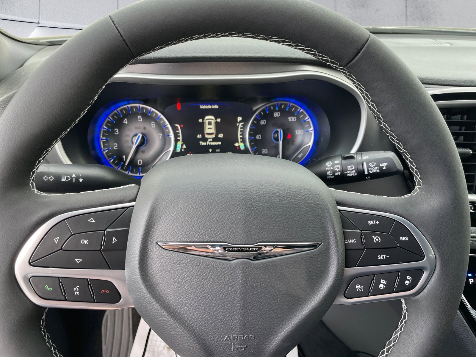 2026 Chrysler Pacifica Select