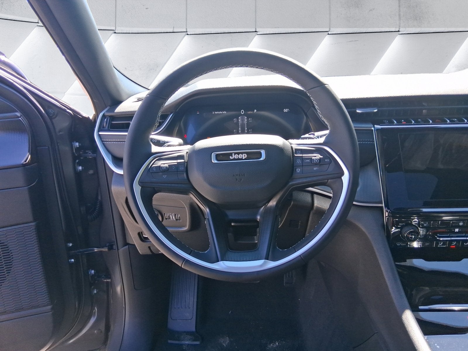 2025 Jeep Grand Cherokee Laredo X