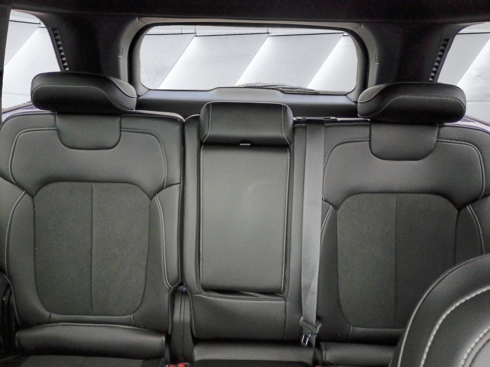 2027 Jeep Grand Cherokee Altitude