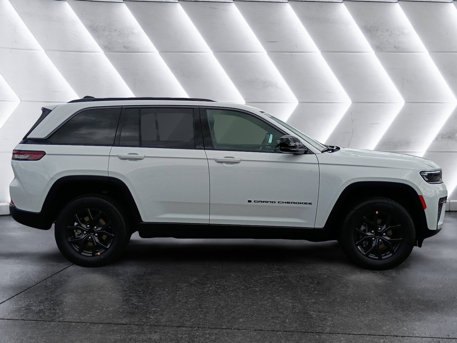 2027 Jeep Grand Cherokee Altitude