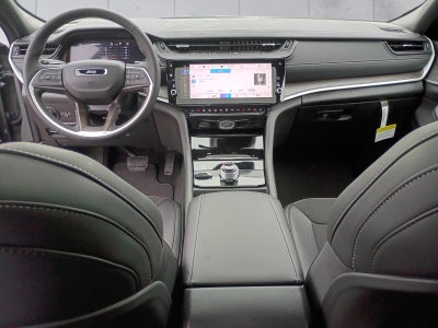 2027 Jeep Grand Cherokee Laredo Altitude