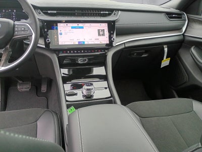 2027 Jeep Grand Cherokee Laredo Altitude