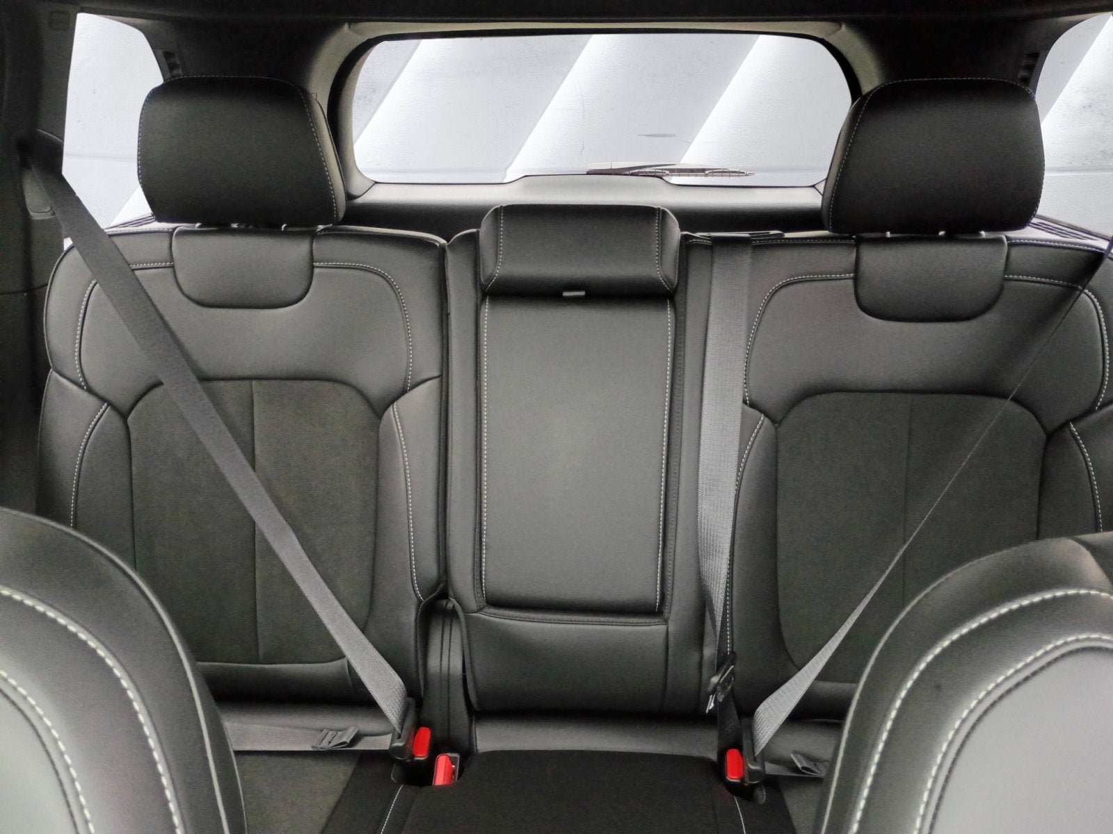 2027 Jeep Grand Cherokee Laredo Altitude