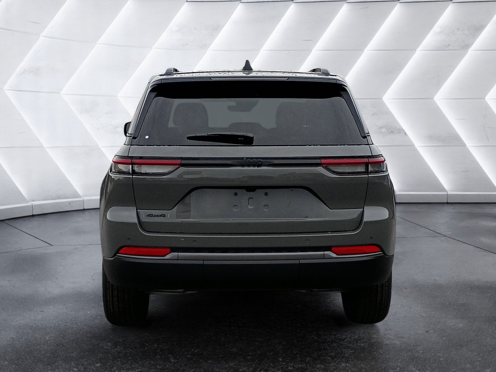 2027 Jeep Grand Cherokee Laredo Altitude