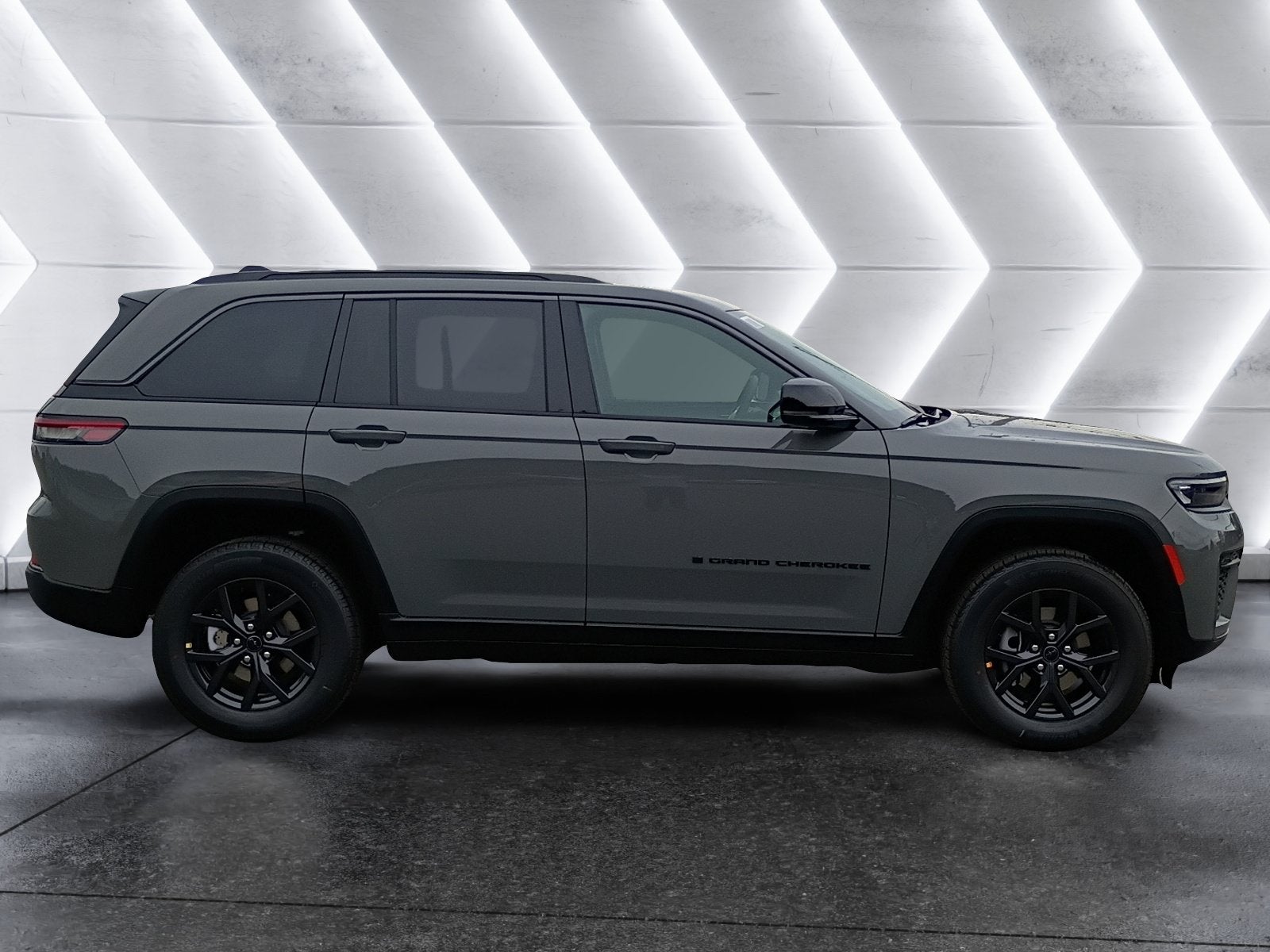 2027 Jeep Grand Cherokee Laredo Altitude
