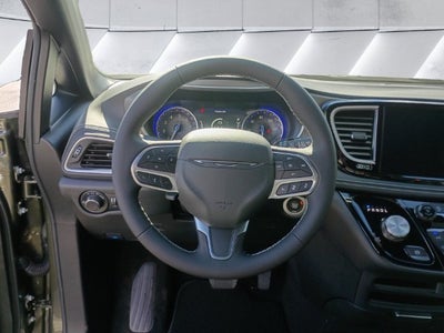 2027 Chrysler Pacifica Select AWD