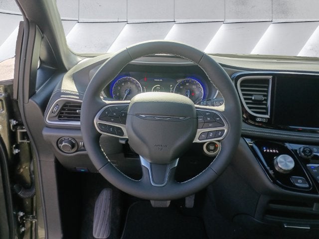 2027 Chrysler Pacifica Select AWD