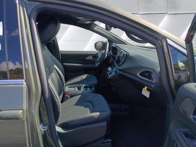 2027 Chrysler Pacifica Select AWD