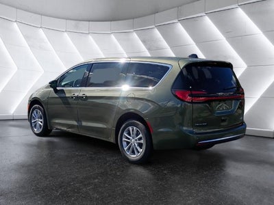 2027 Chrysler Pacifica Select AWD