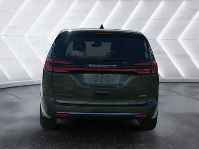 2027 Chrysler Pacifica Select AWD