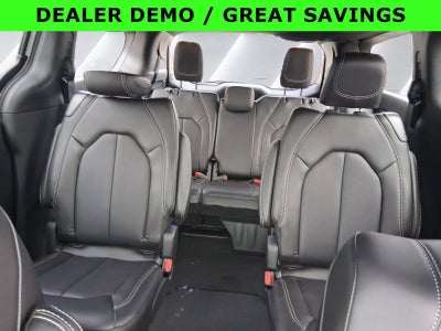 2026 Chrysler Pacifica Select AWD