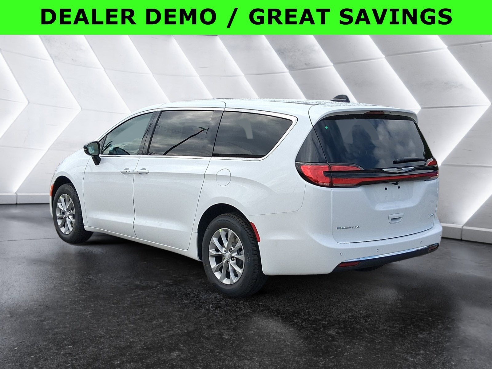2026 Chrysler Pacifica Select AWD