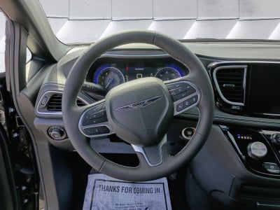 2026 Chrysler Pacifica Select AWD