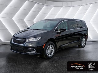 2026 Chrysler Pacifica Select AWD