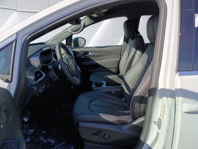 2026 Chrysler Pacifica Select AWD